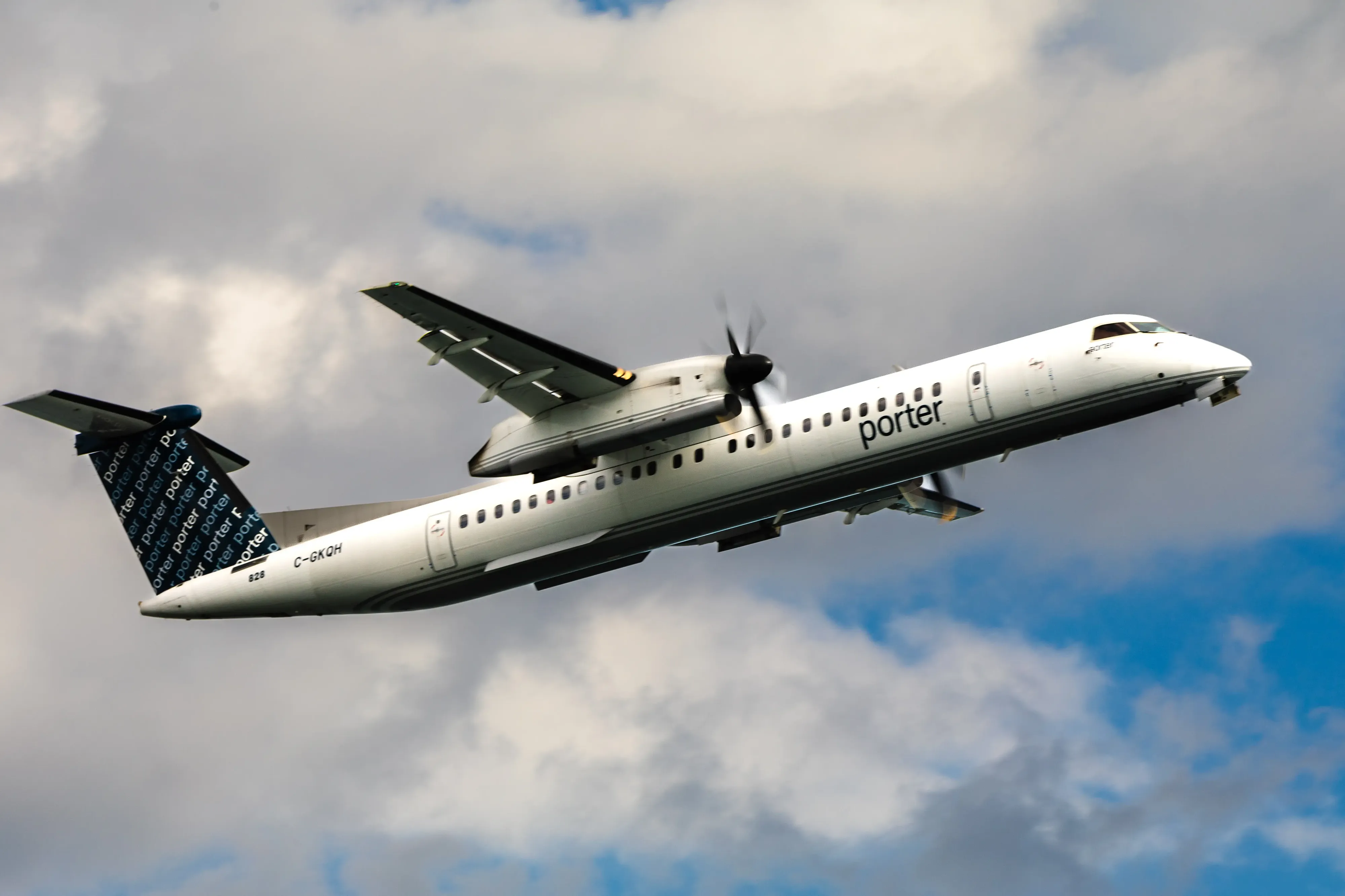 Dash 8